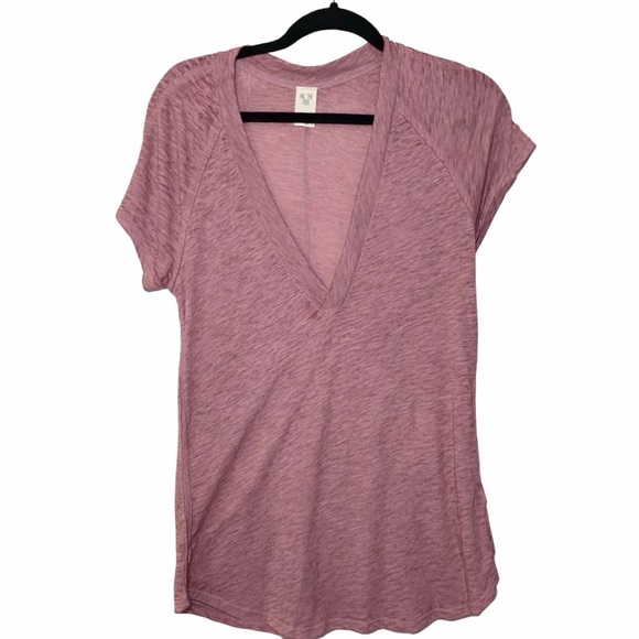 We The Free Tops - Free People Women’s Clementine V-Neck Short Sleeve Tee in Berry Size Medium